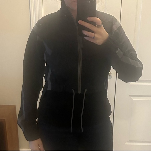 Gymshark Charcoal and Black Jacket - Picture 4 of 4